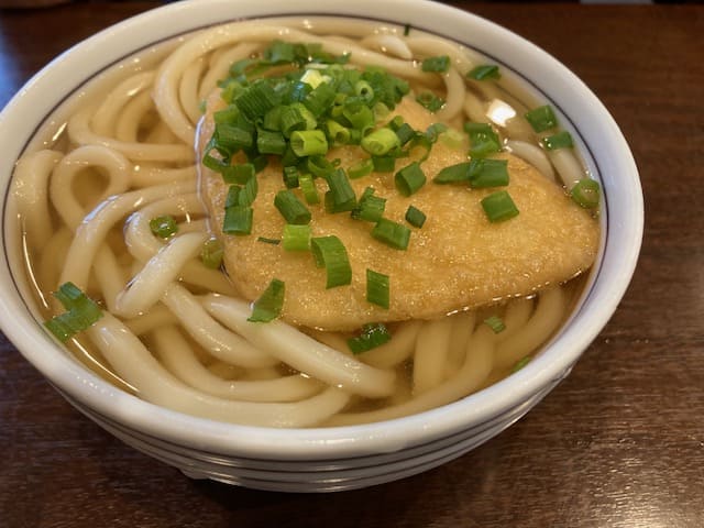 手打ちうどん 咲楽のきつねうどん