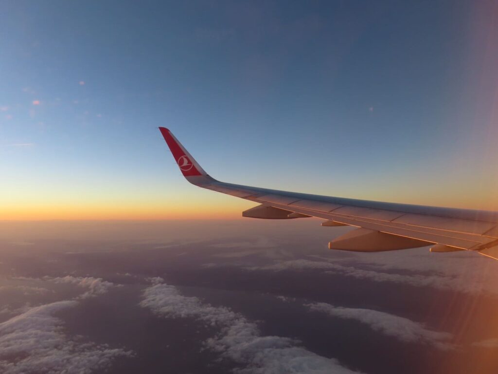 飛行機の中から見た空