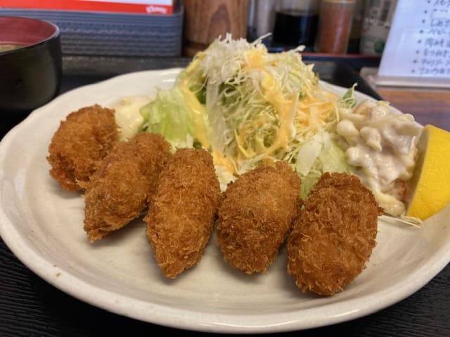 カキフライ定食のアップ