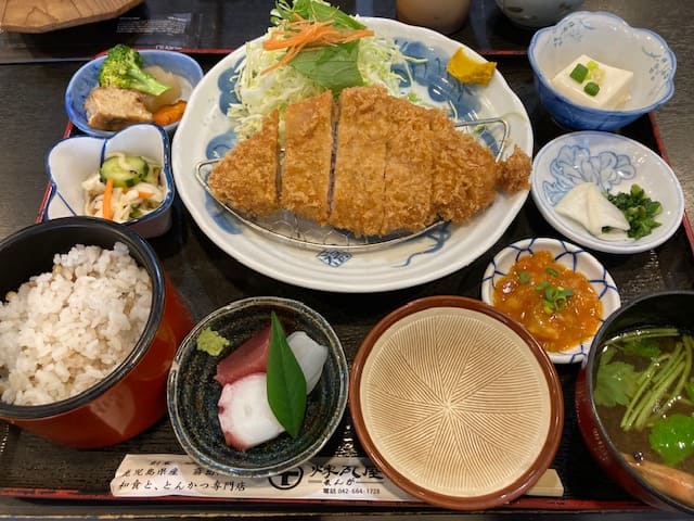 煉瓦屋の一口ロースカツ御膳