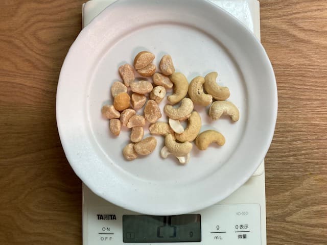 カシューナッツとマカダミアナッツ25g