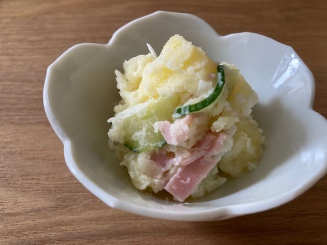 芋の食感を残したタイプのポテトサラダ