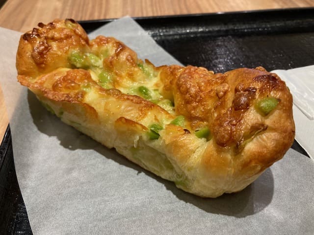 たっぷり枝豆パン