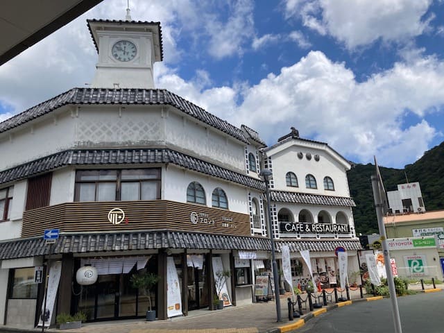 下田時計台フロントの外観