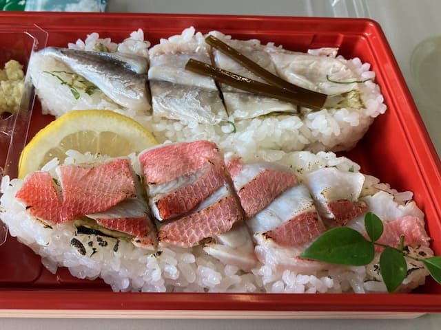 地金目鯛とあじの姿寿司
