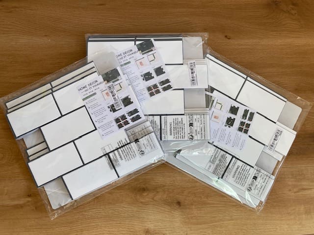 今回使用したタイル風シール