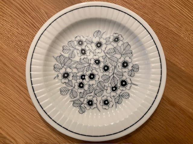 上から見たアンティコフラワーシリーズ（ブロッサム）のパスタプレート