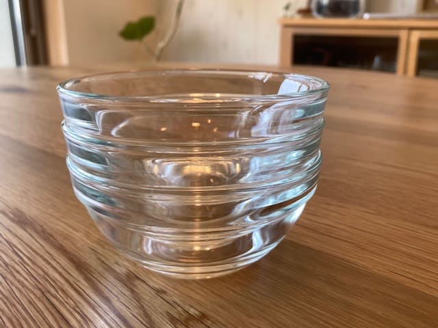 ３個重ねた状態のラッキータイランドの器