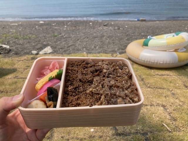 牛肉どまん中弁当