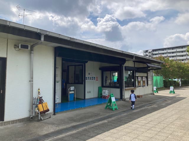 早稲田公園プールの入口